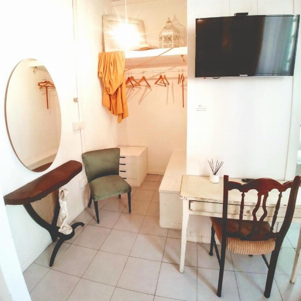 B&B Next Stop image 10